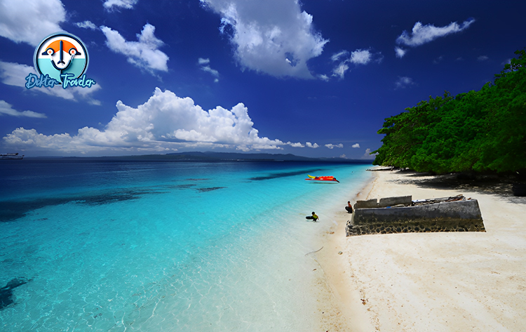 Pantai Liang Maluku
