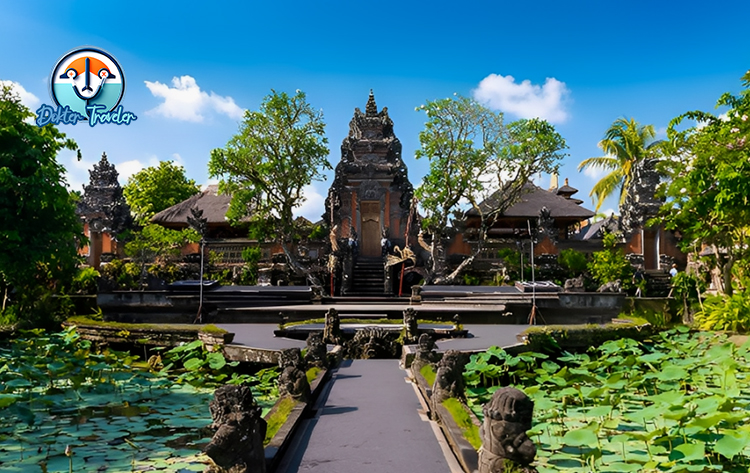 Pura Taman Saraswati Bali