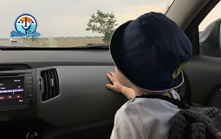 Tips Traveling Bersama Bayi